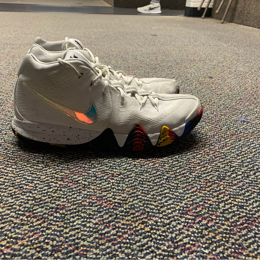 Kyrie 4 March Madness